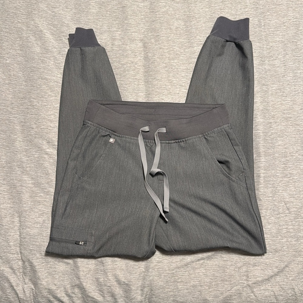 FIGS Graphite Scrub Set - Picture 4 of 8